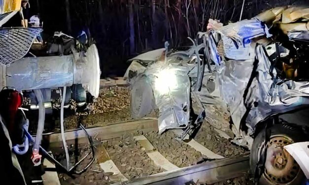 „A hír hallatán összeomlottam” – megszólalt az anya, akinek egyik gyermek szörnyethalt a szentmártonkátai vonatbaleseten, lánya életéért még mindig küzdenek az orvosok