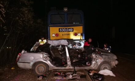 Szentmártonkátai vonatbaleset: magához tért az egyetlen túlélő, Viktóriának egyelőre nem mondták el, hogy öccse és barátai is meghaltak