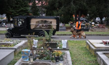 „Félő, hogy Laci után megy” – Lehoczki László halálát kutyája is megérezte: Hope azóta sirdogál, a temetésen is elbúcsúzott gazdájától