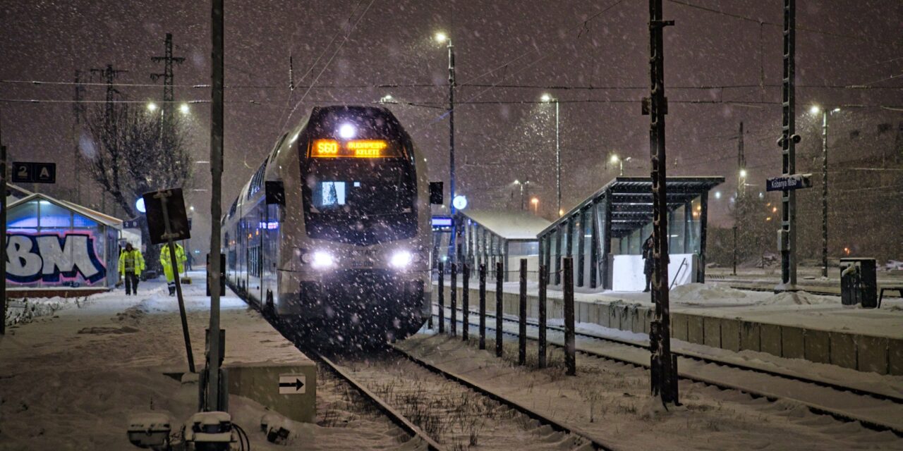 Hóhelyzet: váltóproblémákkal küzd a MÁV, késnek és kimaradnak a járatok – itt a szerdai menetrend