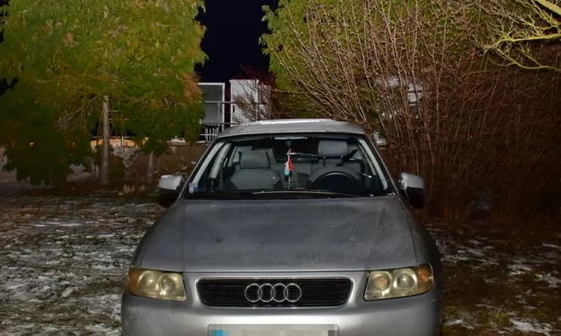 Egy ötéves kisfiúval együtt loptak el egy autót Szombathelyen, a tolvajok útközben kirakták a gyereket a járműből