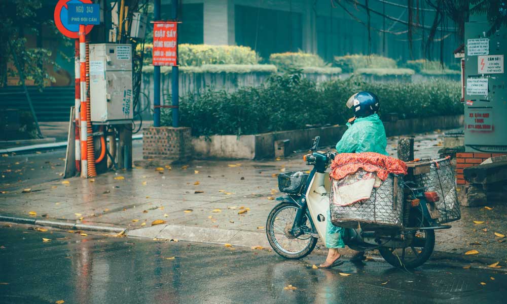 A szélsőséges időjárás hatása a munkavégzésre Kaposváron: Mit javasol a Jooble?