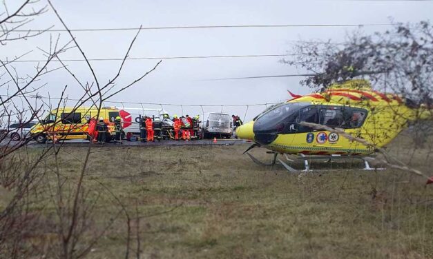 Két baleset is történt az M1-es autópályán: 1 ember meghalt, többen megsérültek