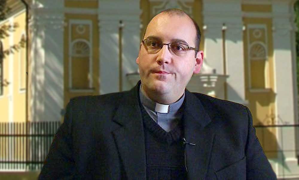 Gyászol a katolikus egyház: vonat elé lépett a 43 éves Ciprián atya, a hívek el sem tudják képzelni, mi vihette rá a papot a szörnyűségre