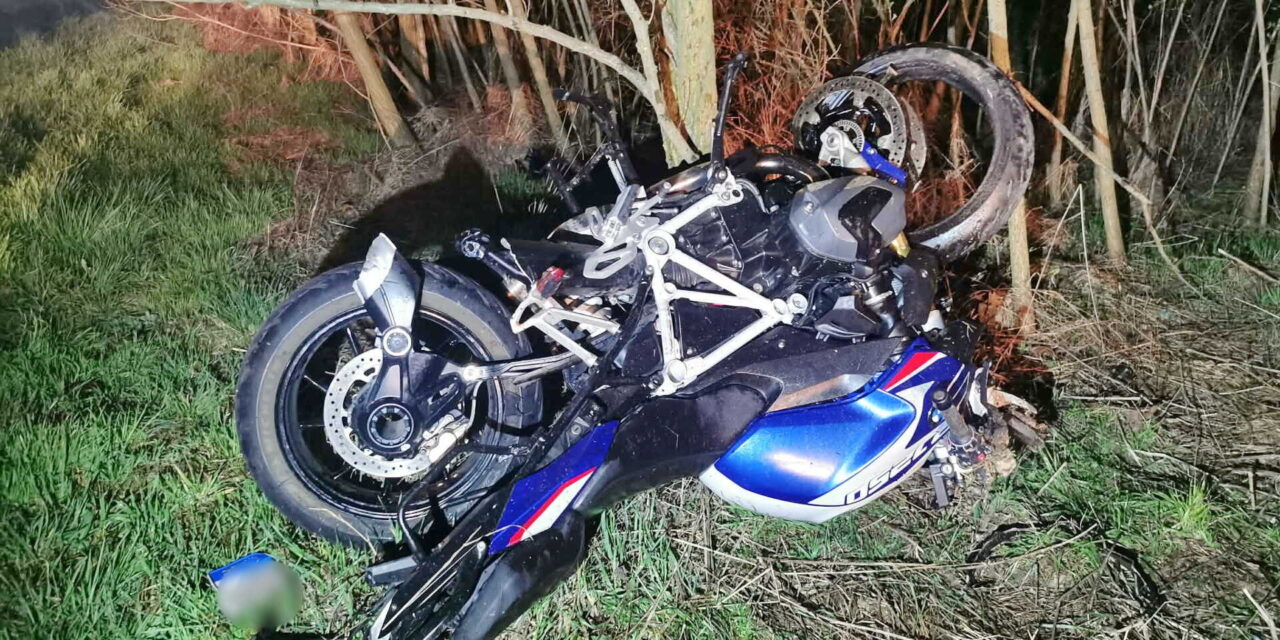 Kettős tragédia Vas megyében: őzzel, majd egy autóval ütközött a motoros, a halálos balesethez siető mentő is karambolózott