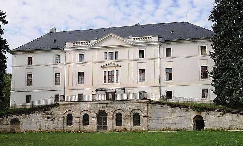 Pár hét múlva szabadul a börtönből a bicskei gyermekotthon egykori igazgatója: V. János 12 gyereket molesztált, egy kiskorú öngyilkos lett miatta