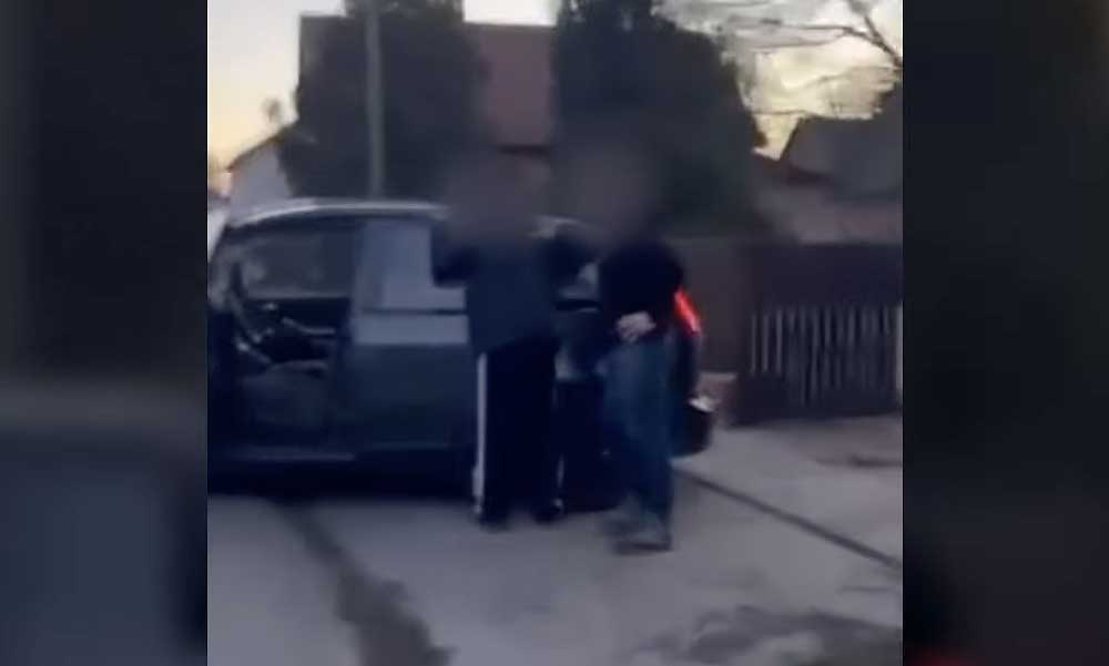 Rejtett kamerán keresztül kukkolta az M4 pihenőjének mosdójából a nőket, a férfi elfogásáról készült videó a cikkben