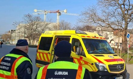 Balhé a Kelenföldi pályaudvaron: rendőrök válaszotották szét a verekedőket, mentő érkezett a helyszínre