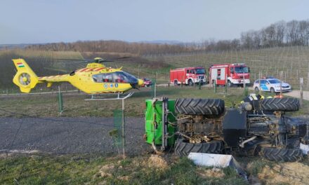 Felborult egy traktor Bonyhádnál, a járművezetője meghalt