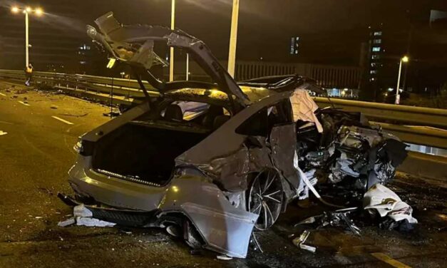 Horrorbaleset Budapesten: a luxus audis ámokfutó miatt lerepült a felüljáróról egy autó, ketten meghaltak