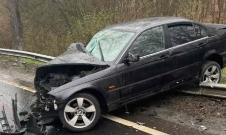 Iskolába menet életveszélyesen megsérült Oszter Alexandra fia, a diákok egy fekete BMW-vel karambolóztak