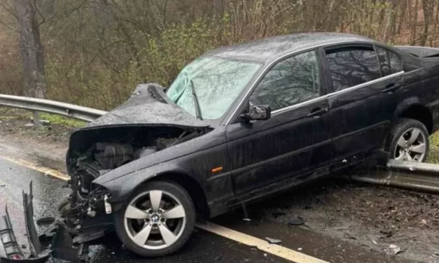 Iskolába menet életveszélyesen megsérült Oszter Alexandra fia, a diákok egy fekete BMW-vel karambolóztak