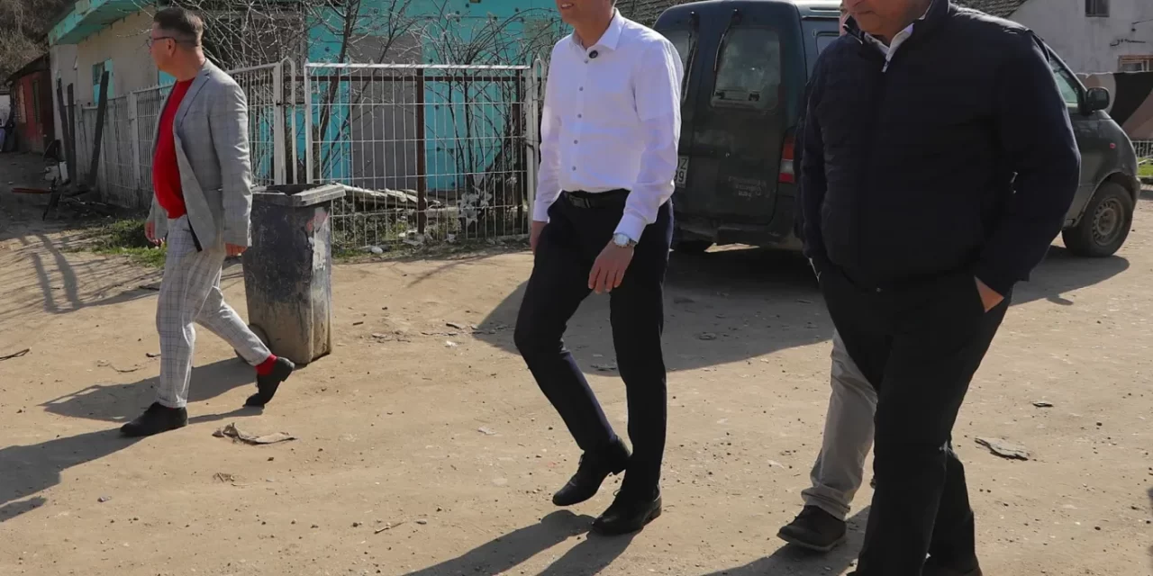 Közpénzből vásárolt Penny-kártyát osztogattak Kerepesen a Fideszre szavazóknak, a polgármester feljelentést tett