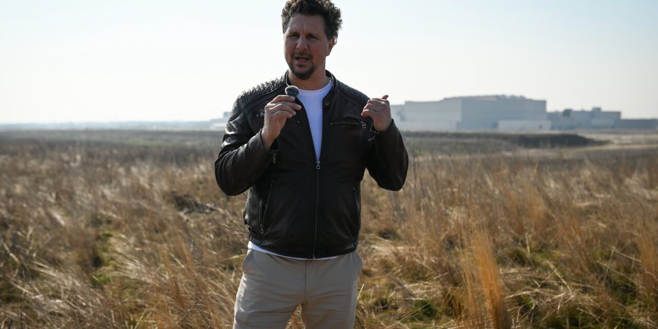 Nagy Ervin: tűz ütött ki az iváncsai akkumulátorgyárban, több dolgozót kórházba vitték