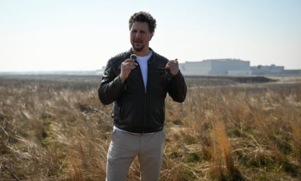 Nagy Ervin: tűz ütött ki az iváncsai akkumulátorgyárban, több dolgozót kórházba vitték