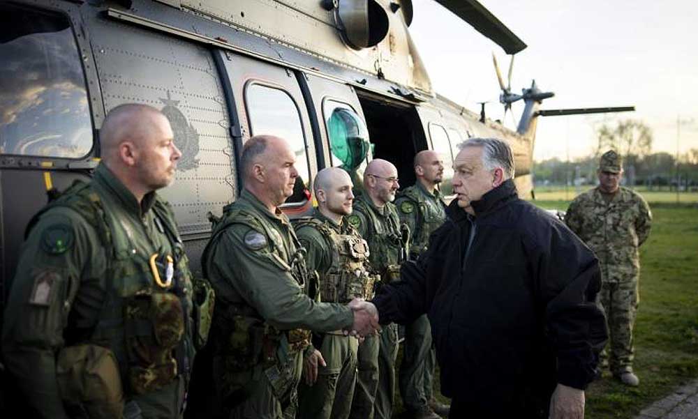 Orbán Viktor személyesen ellenőrizte a katonai védelmet a kiskundorozsmai gázellátó állomáson