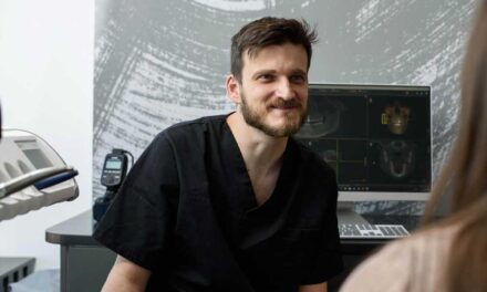 Új mérföldkövek a gyökérkezelés világában: hagyományos kontra mikroszkópos módszerek