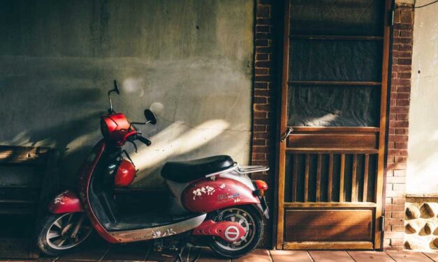 A robogó gumiabroncsok állapotának fontossága és karbantartása