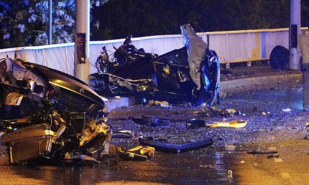 Halálos baleset Szegeden: az ütközéstől három részre szakadt a száguldozó Mercedes – megdöbbentő helyszíni fotók