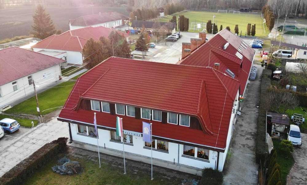 Mit tegyen, amikor a vihar kárt okoz a tetőn?