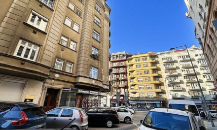 Szélhámos közös képviselőtől rettegnek Budapesten – Gyanús körülmények között landolnak idős lakók ingatlanjai és értékei a férfinél