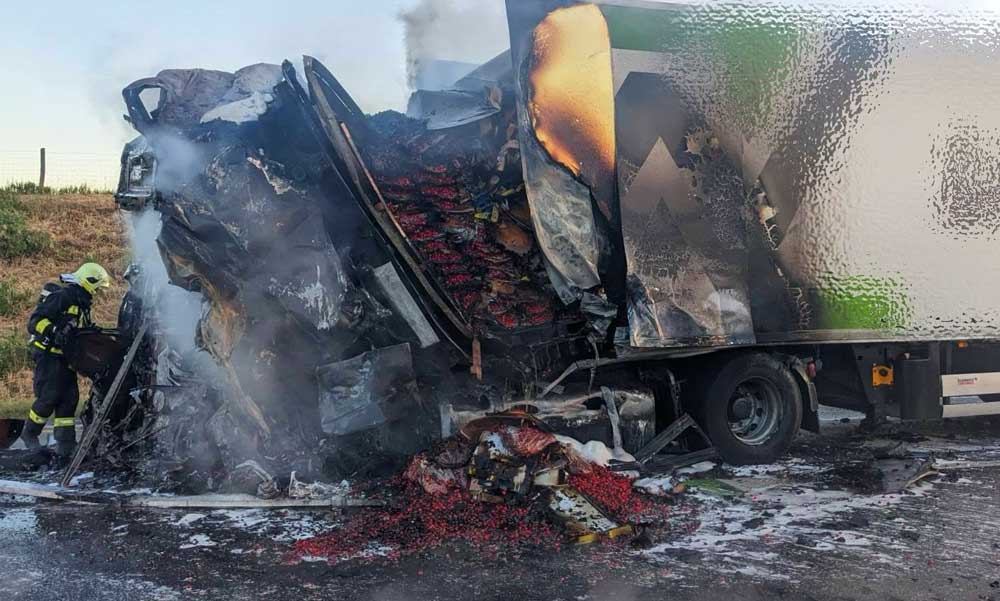 Felfoghatatlan: néhány óra alatt 9-en haltak meg a magyar autópályákon – fotók a brutális balesetekről