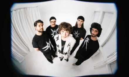 Koncert közben lett rosszul, majd újra kellett éleszteni a Loophia zenekar énekesnőjét