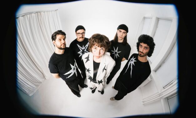 Koncert közben lett rosszul, majd újra kellett éleszteni a Loophia zenekar énekesnőjét