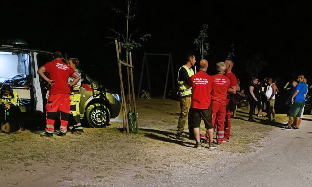 Egy tóban találtak rá az 5 éves autista kisfiú holttestére Szigetszentmiklóson: egyelőre rejtély, hogyan szökhetett meg otthonról a gyermek