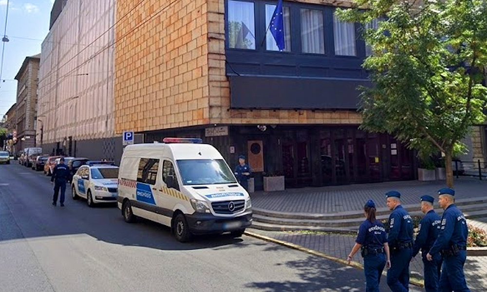Nyomozók a Pesti Magyar Színházban – Csalás és hűtlen kezelés a gyanú, megkezdődtek a kihallgatások