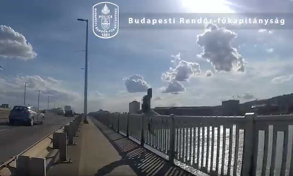 A halál torkából hozta vissza a 25 éves fiatalt két rendőr a budapesti hídon: videó a drámai pillanatokról