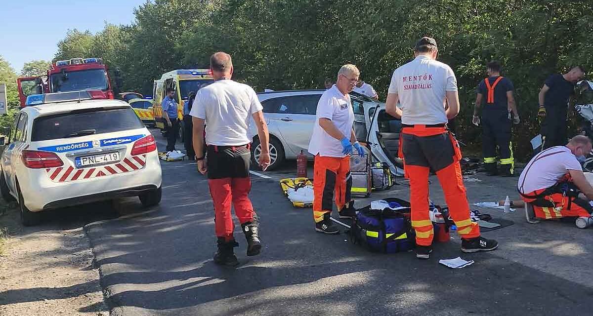 Frontális ütközés az 51-es főúton: mindkét sofőr a helyszínen meghalt