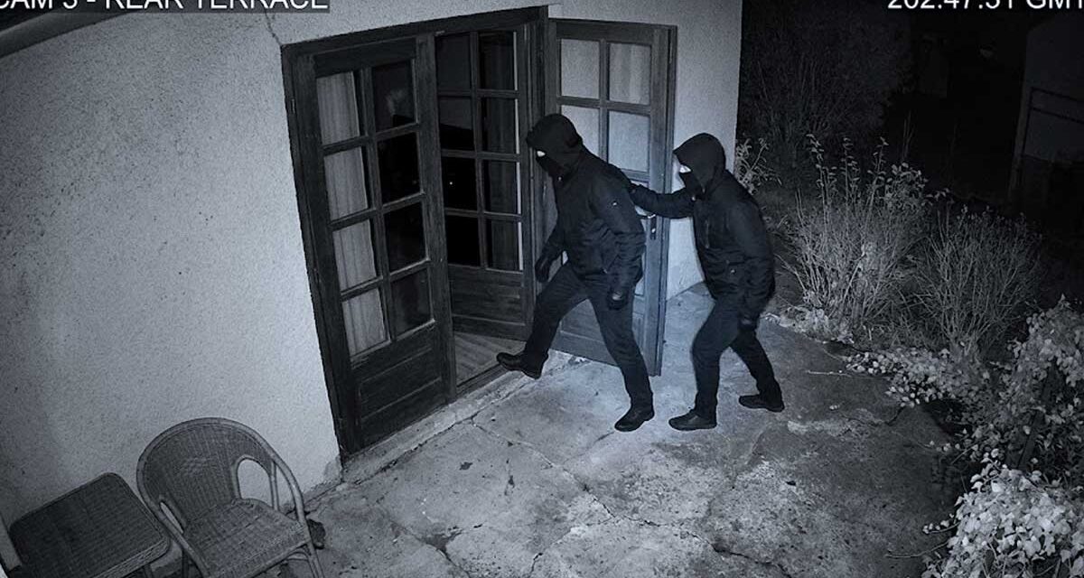 Altatógázzal fújják le áldozataikat a Budapest környékén dolgozó sorozatbetörők, nagy erőkkel keresi őket a rendőrség