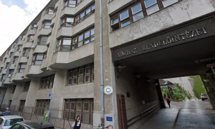 Újabb részletek a budapesti kórházban történt halálos balesetről: a kórház orvosai próbálták megmenteni a lezuhant alpinista életét