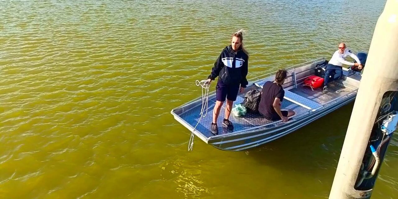 Gyalog indult át a Velencei-tavon egy budapesti férfi: másfél kilométerre a parttól rekedt meg a süppedős iszapban