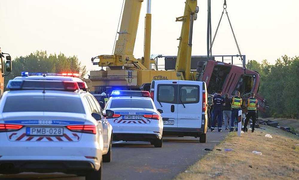Már 6 halottat azonosítottak az M3-ason történt buszbaleset áldozatai közül: vasárnap óta folyamatosan műtik a sérülteket
