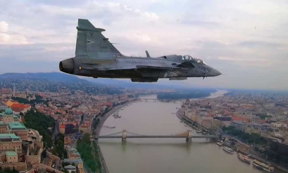 FRISS! Lezuhant egy magyar Gripen Szolnok közelében – helyszíni videó a cikkben