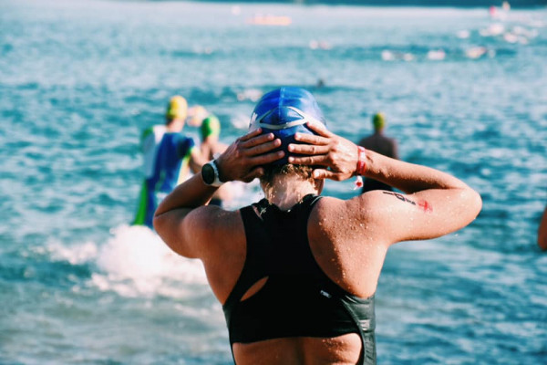 Tragédia a nagyatádi triatlon bajnokságon: rosszul lett a vízben és meghalt az egyik versenyző