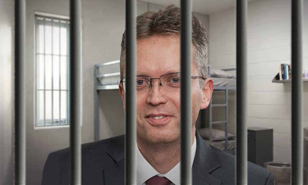 Elszámoltatás: a kecskeméti börtönben töltötte az éjszakát Hankó Balázs, ahol már el is kezdődött az Orbán-kormány volt miniszterének kihallgatása