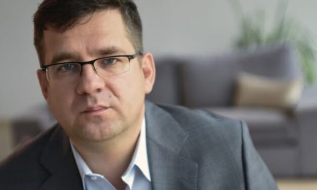 Elszámoltatás: Seszták Miklós önként sétált be az ügyészségre, „Kisvárda király”-át 10 milliárd kenőpénz elfogadásával gyanúsítanák meg