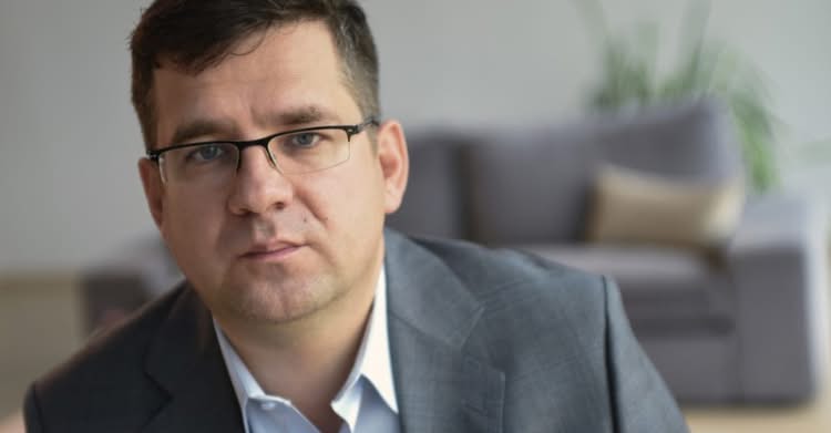 Elszámoltatás: Seszták Miklós önként sétált be az ügyészségre, „Kisvárda király”-át 10 milliárd kenőpénz elfogadásával gyanúsítanák meg