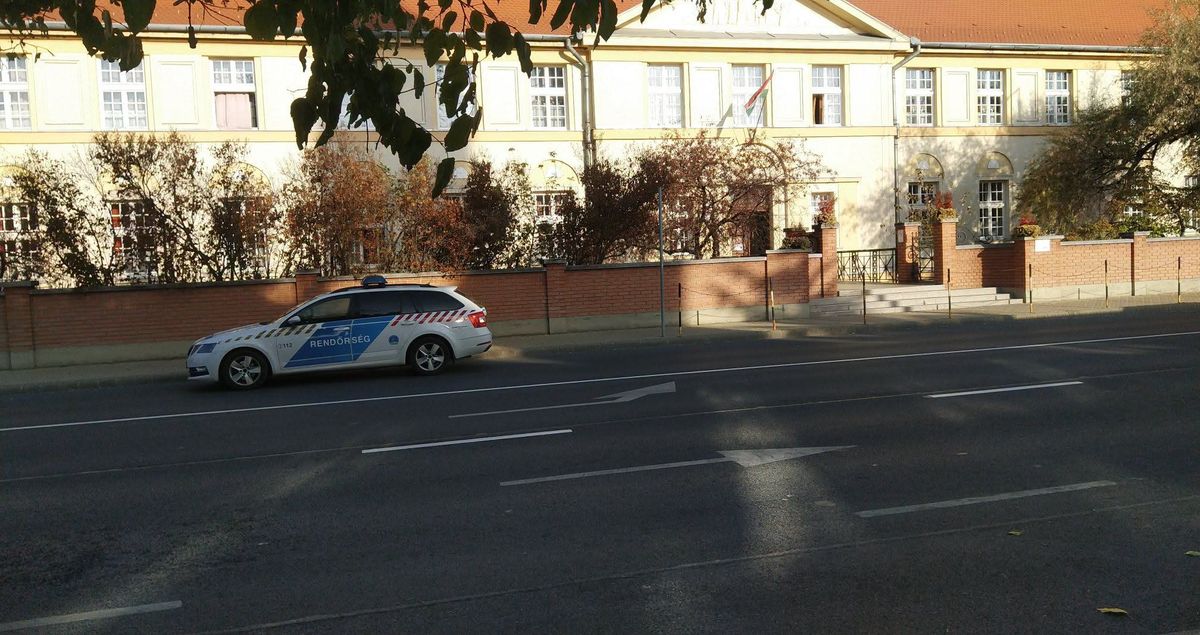 „Borsodnak befellegzett” – 27 borsodi iskola kapott bombafenyegetést szerda reggel – megszólalt a rendőrség