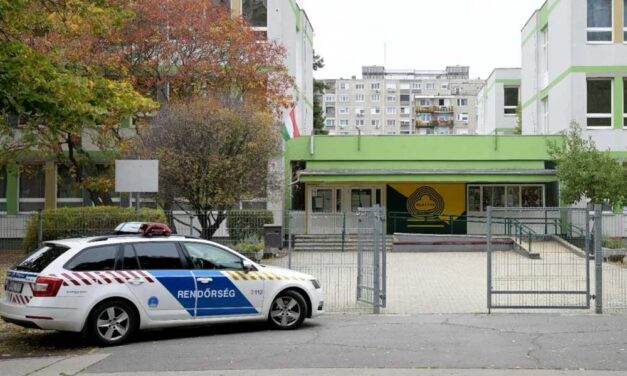 Bombafenyegetést kapott több budapesti iskola, tűzszerészek és rendőrök érkeztek az érintett intézményekbe