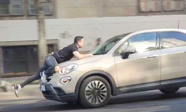 Új fejlemény: Három év börtönt is kaphat az a női sofőr, aki egy koccanás után elvesztette a fejét és a motorháztetőbe kapaszkodó taxissal szuguldozott Budapesten az Üllői úton