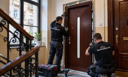 Az első védvonal a bejárat: egyedi biztonsági ajtó, rács és 3M biztonsági fólia a Betörésvédelem Kft.-től